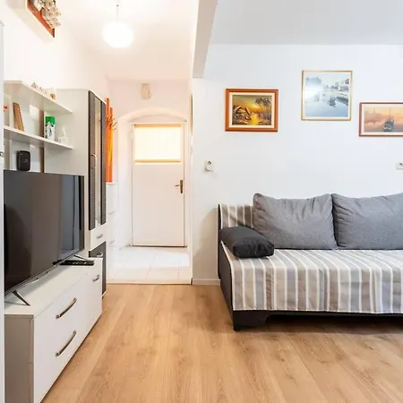 Giardino Apartment *