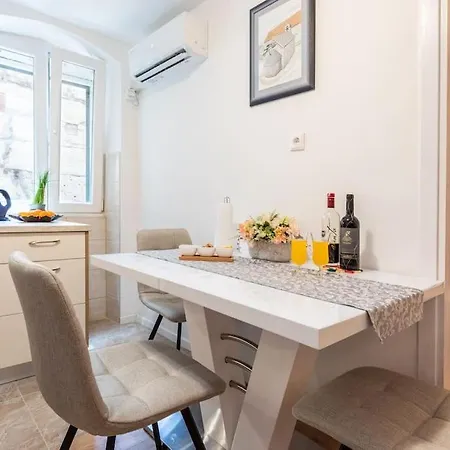 Giardino Apartment *