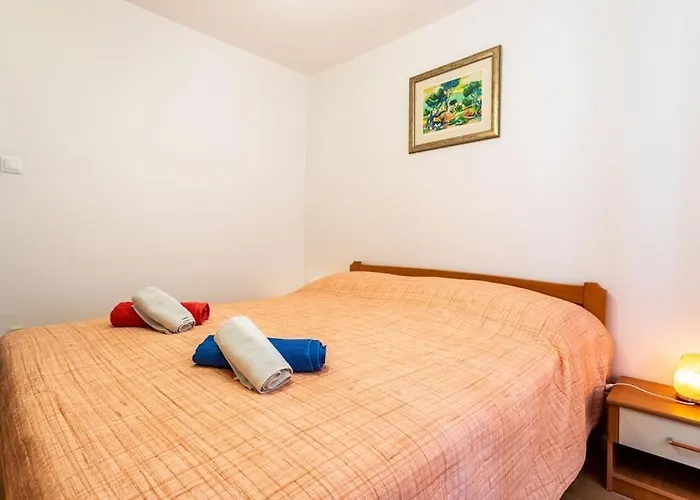 Giardino Apartment *